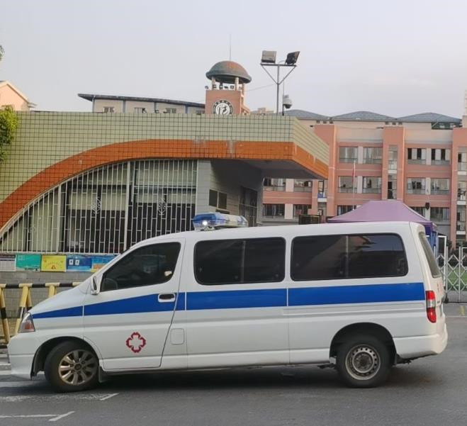 黄竹镇救护车出租护送骨折病人一公里多少钱