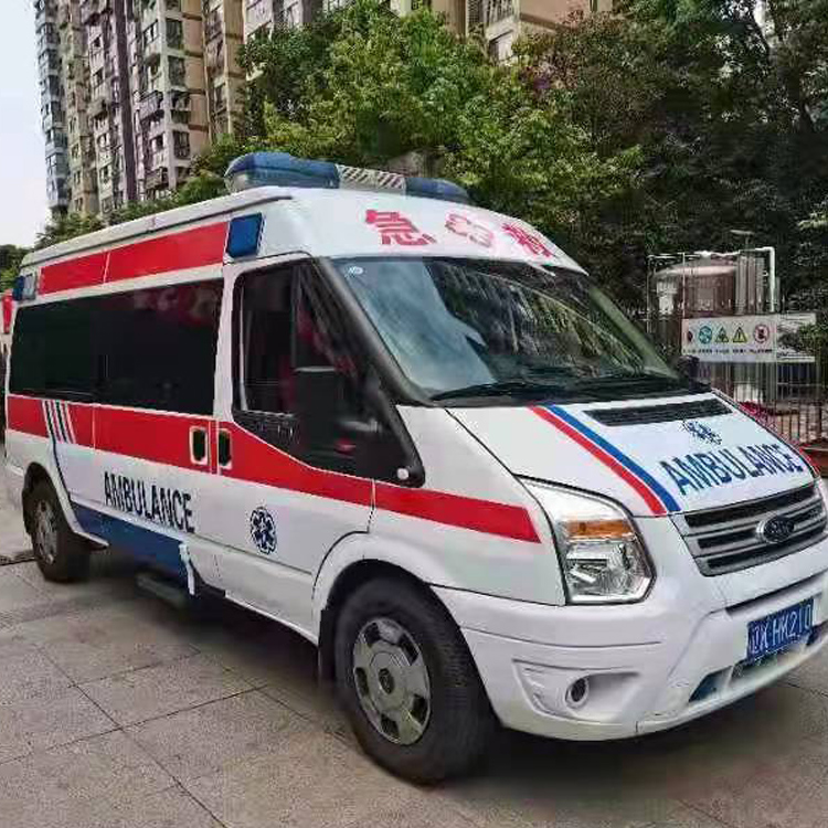 黄竹镇长途救护车护送病人返乡